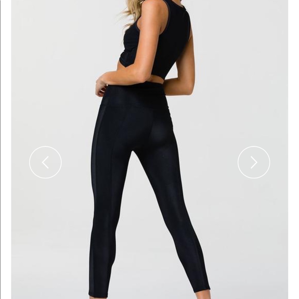 NWT Onzie Ribbed Set - BLK - Picture 2 of 8